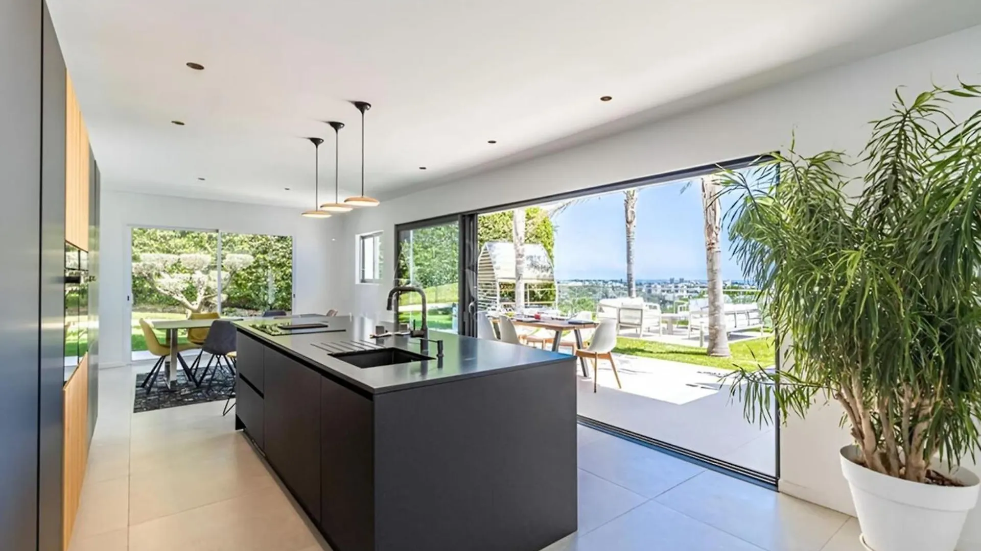 Casa vacanze 5 Bedroom Villa With Sea View & Pool Vallauris