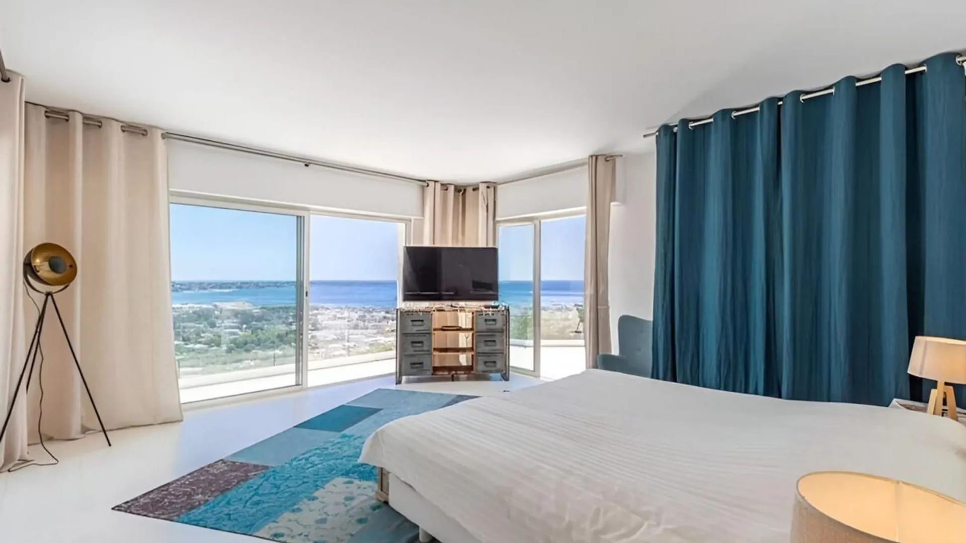 5 Bedroom Villa With Sea View & Pool Vallauris