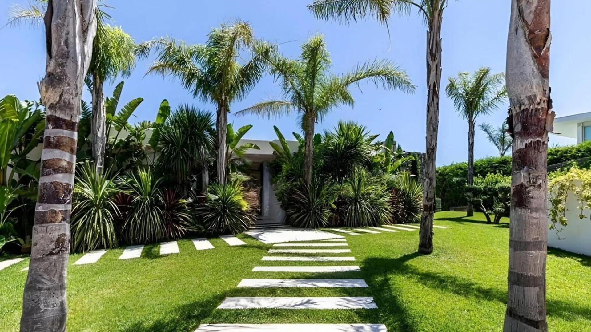 Holiday home 5 Bedroom Villa With Sea View & Pool Vallauris
